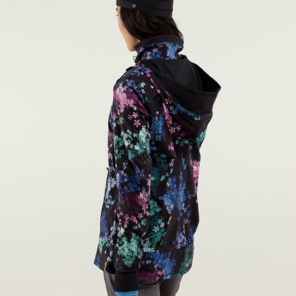 Lululemon Run: Bandit Jacket- Petal Pop Multi/black, size 4 jacket - Picture 2 of 7